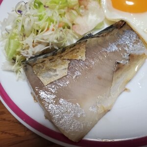 フライパンで簡単ふっくら♪  サバの塩焼き